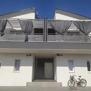 https://apartments-laura-fazana.pula-hotels.org