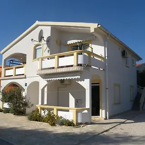 https://apartment-vir-4.hotelinzadar.com