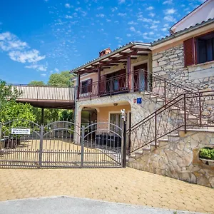  Vila Michelle